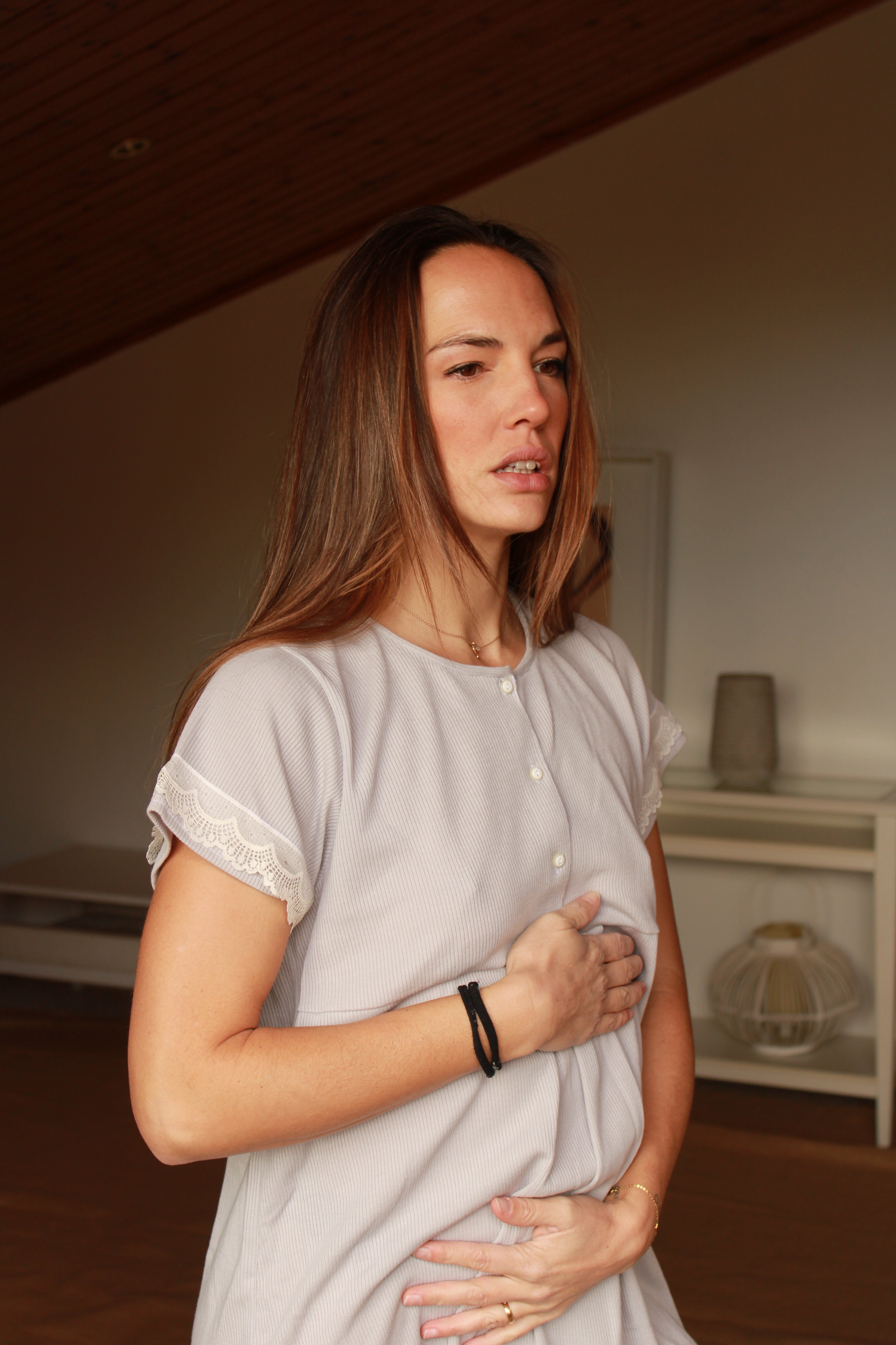 Chemise de nuit grise côtelée à manches courtes