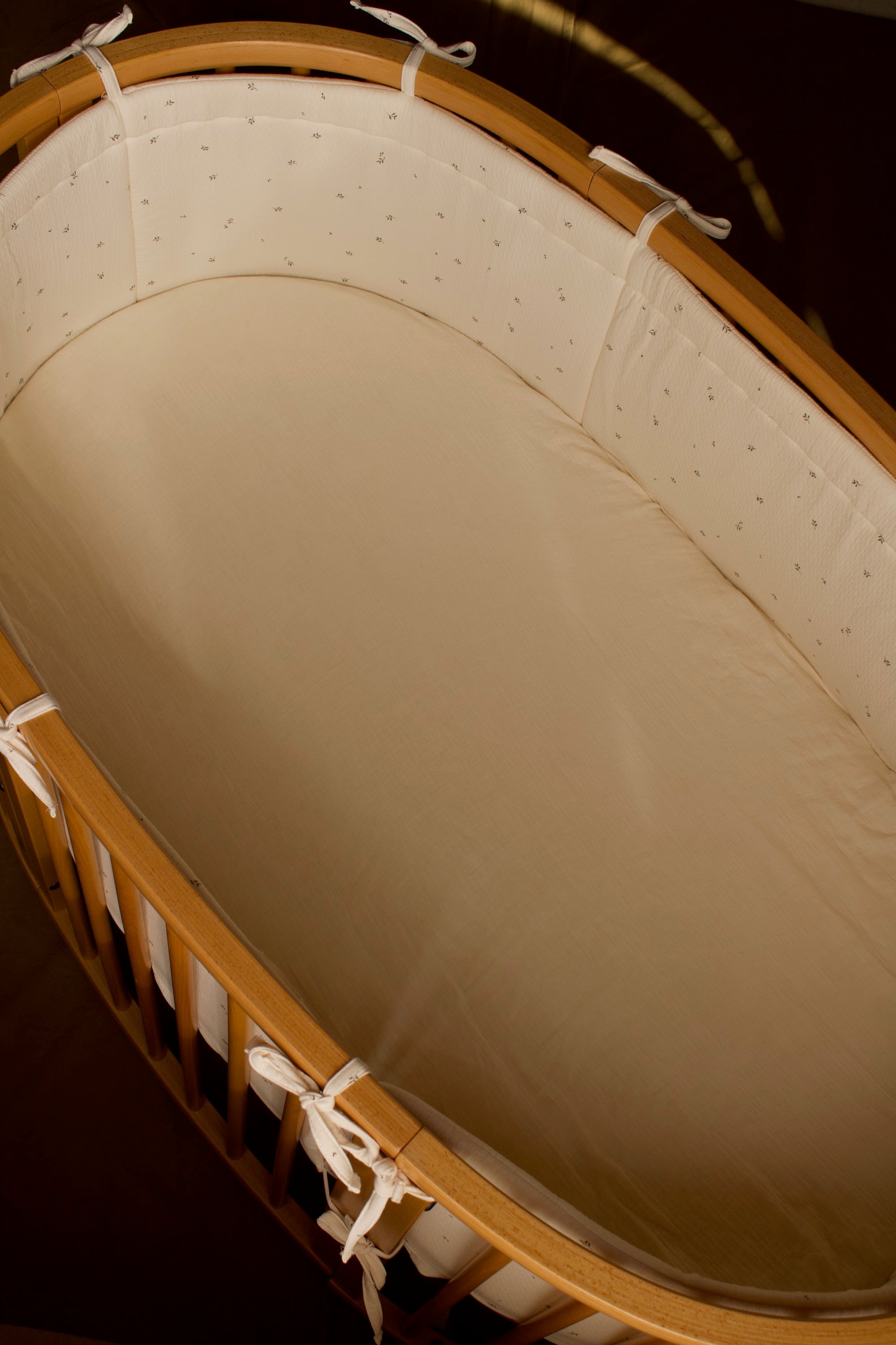 Stokke V3 Beige Muselin Crib Protector