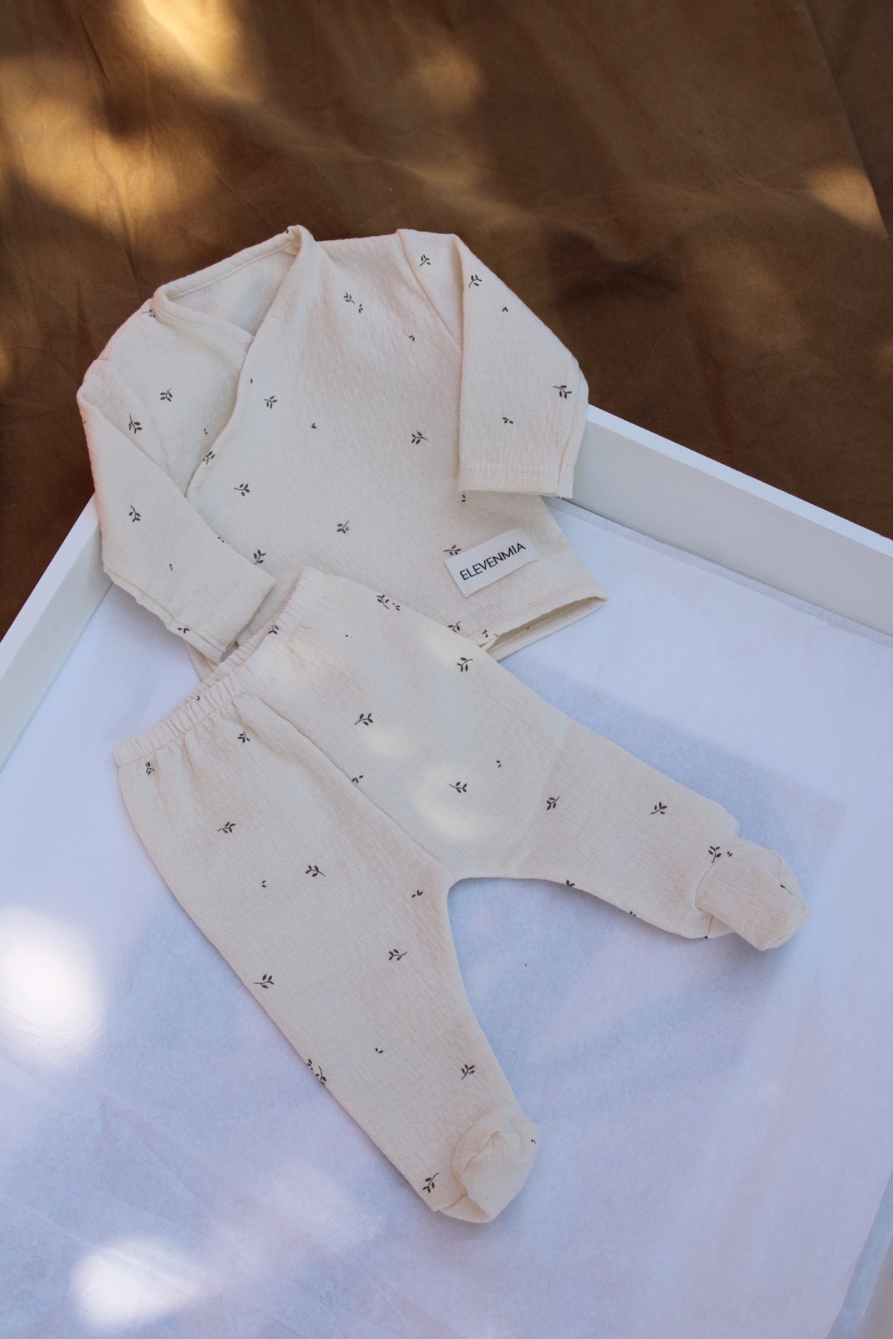 Ensemble chemise croisée + leggings imprimés nature