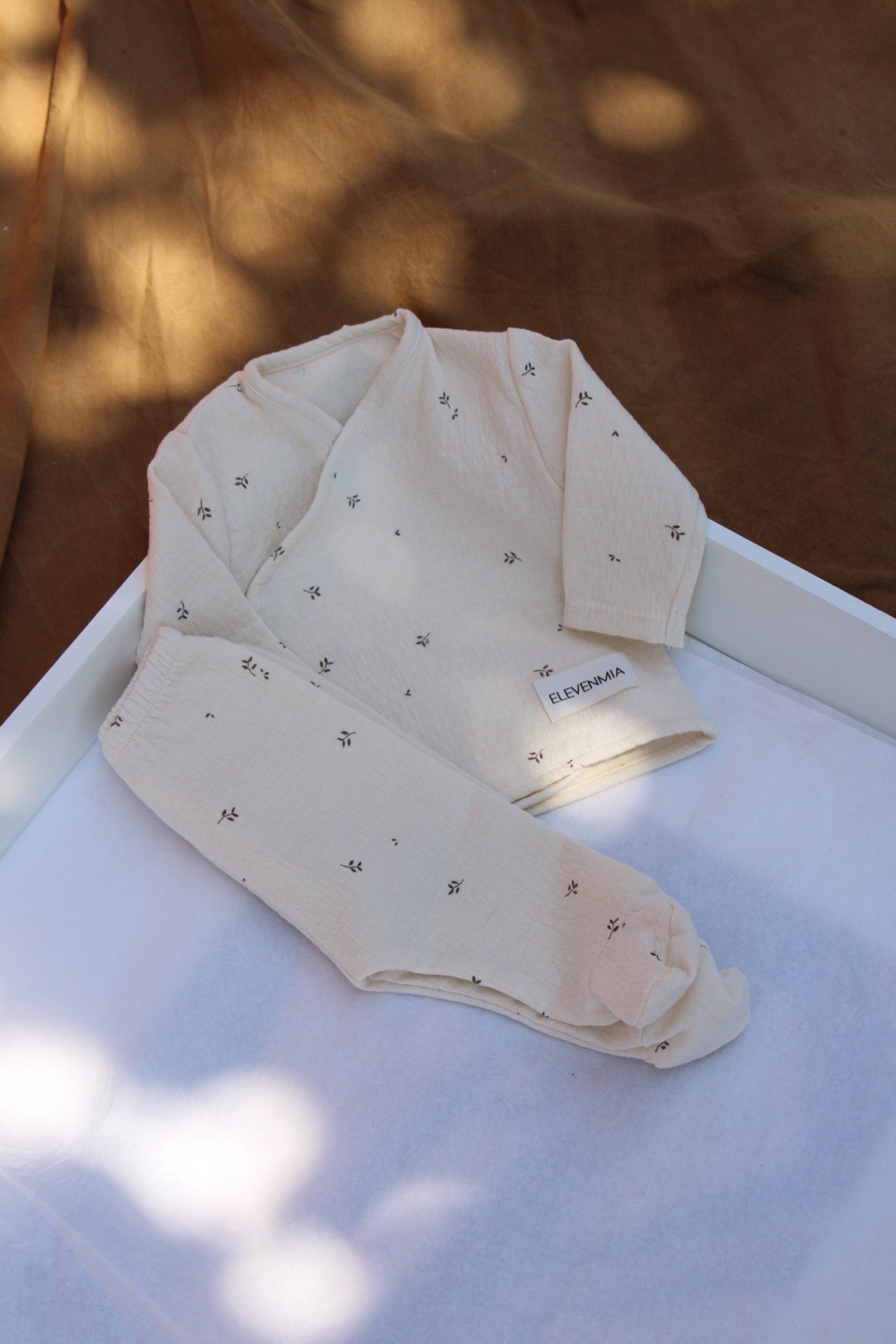 Ensemble chemise croisée + leggings imprimés nature