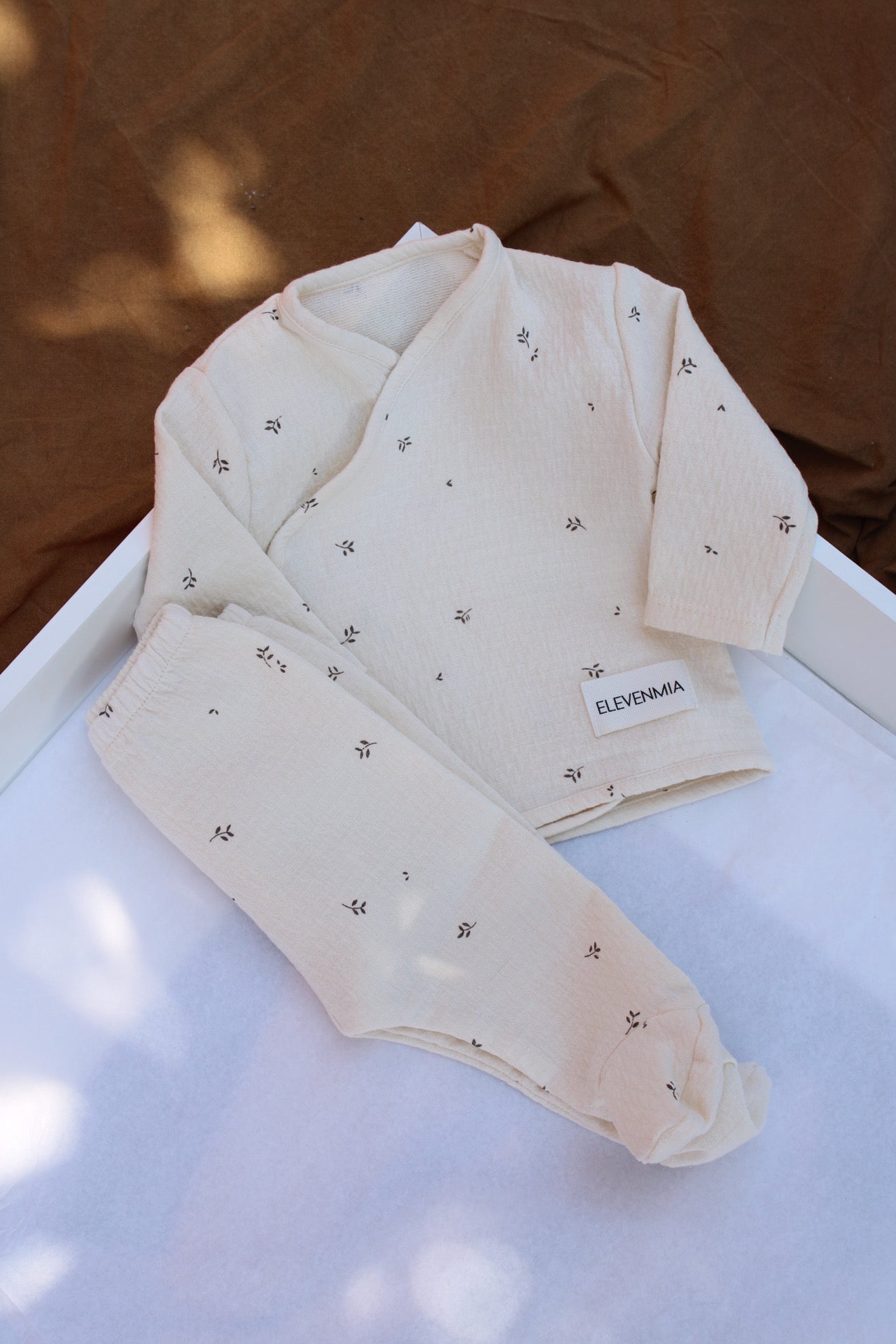 Ensemble chemise croisée + leggings imprimés nature