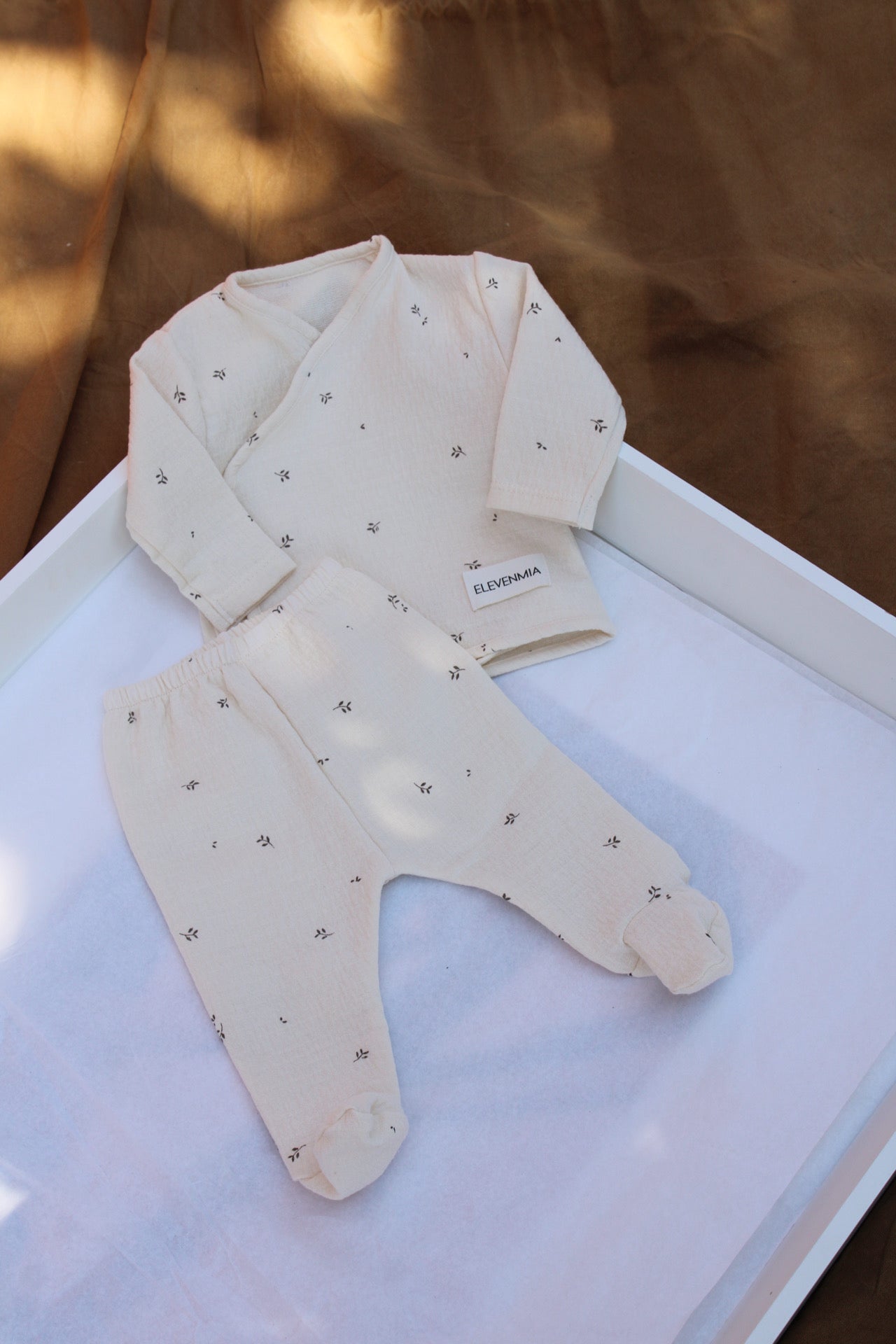 Ensemble chemise croisée + leggings imprimés nature