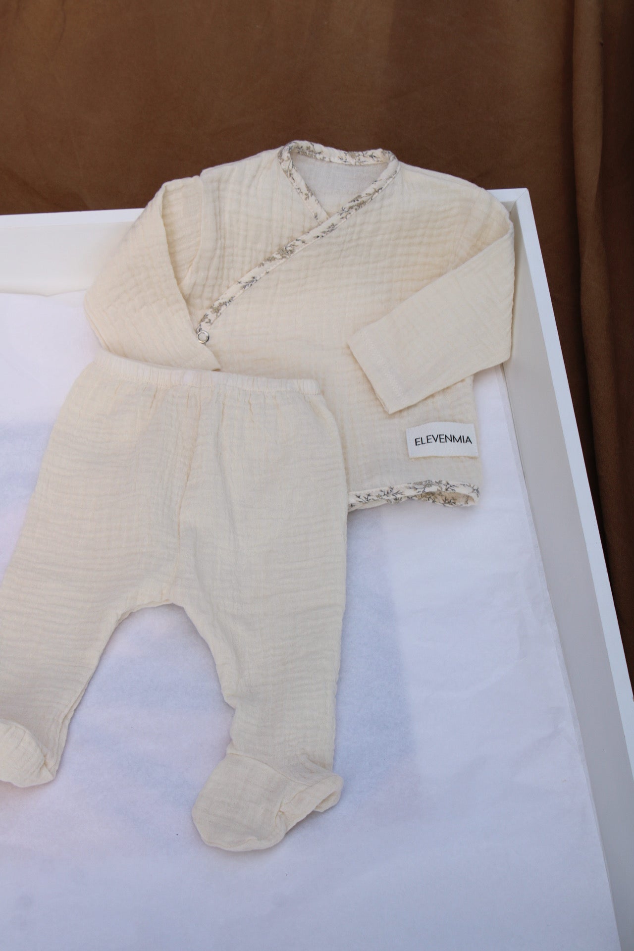 Ensemble chemise portefeuille en mousseline brute + leggings en mousseline brute