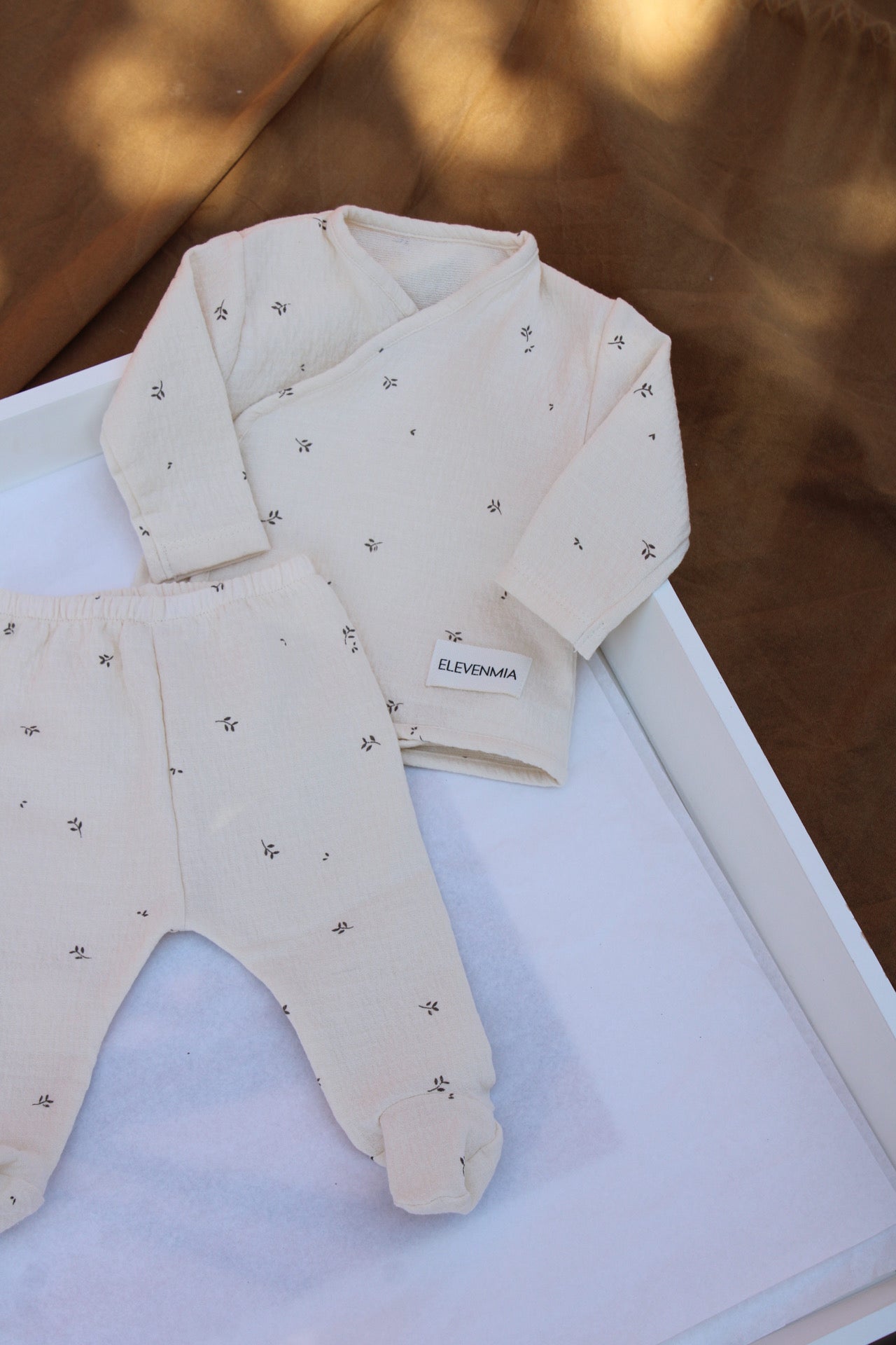 Ensemble chemise croisée + leggings imprimés nature