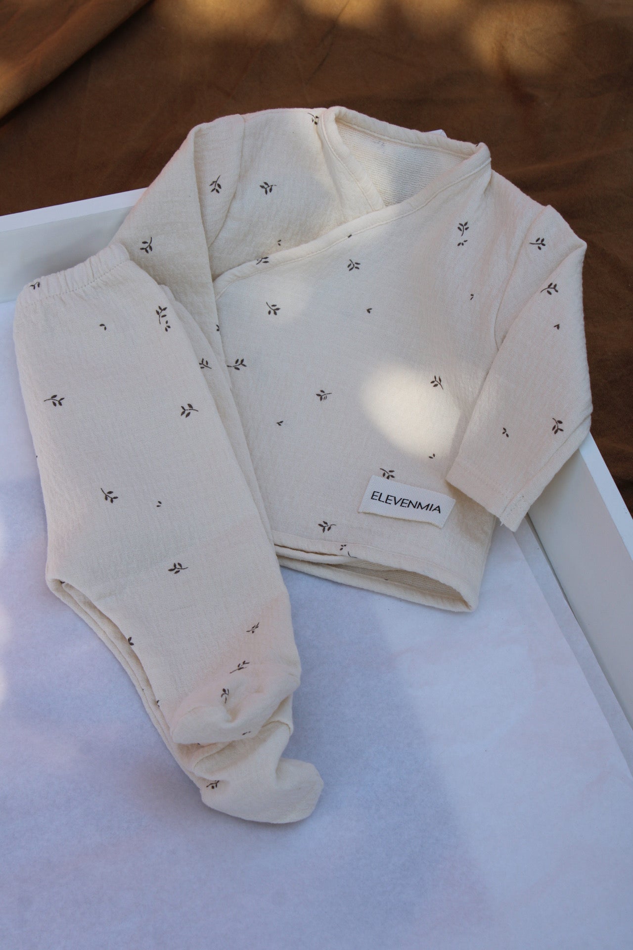 Ensemble chemise croisée + leggings imprimés nature