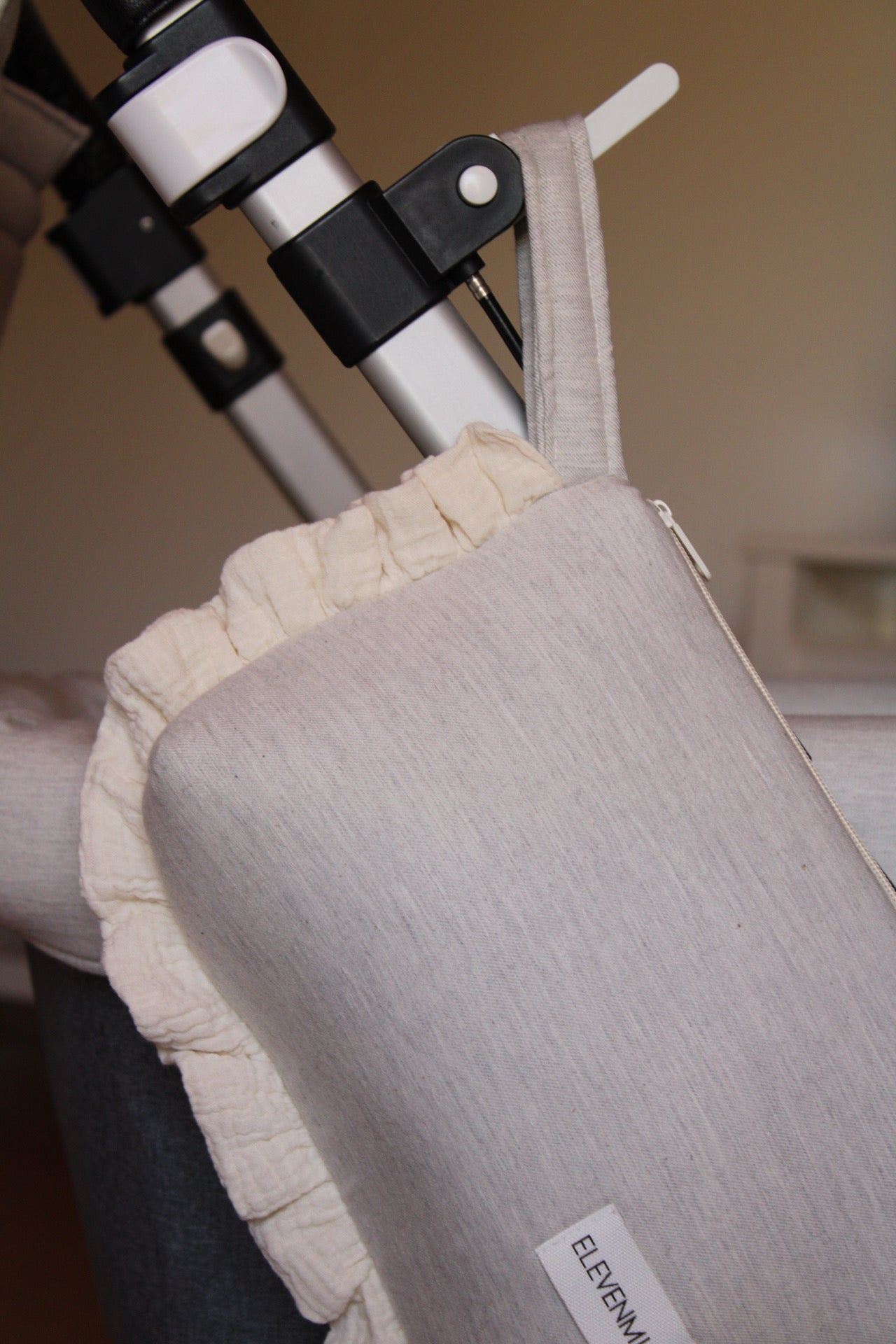  Ruffled Vichy Grey Toiletry Bag