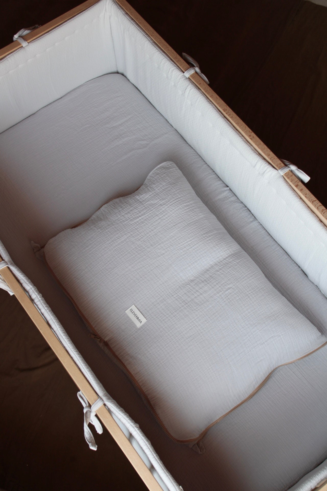 Beige Muslin Crib Protector 60x120