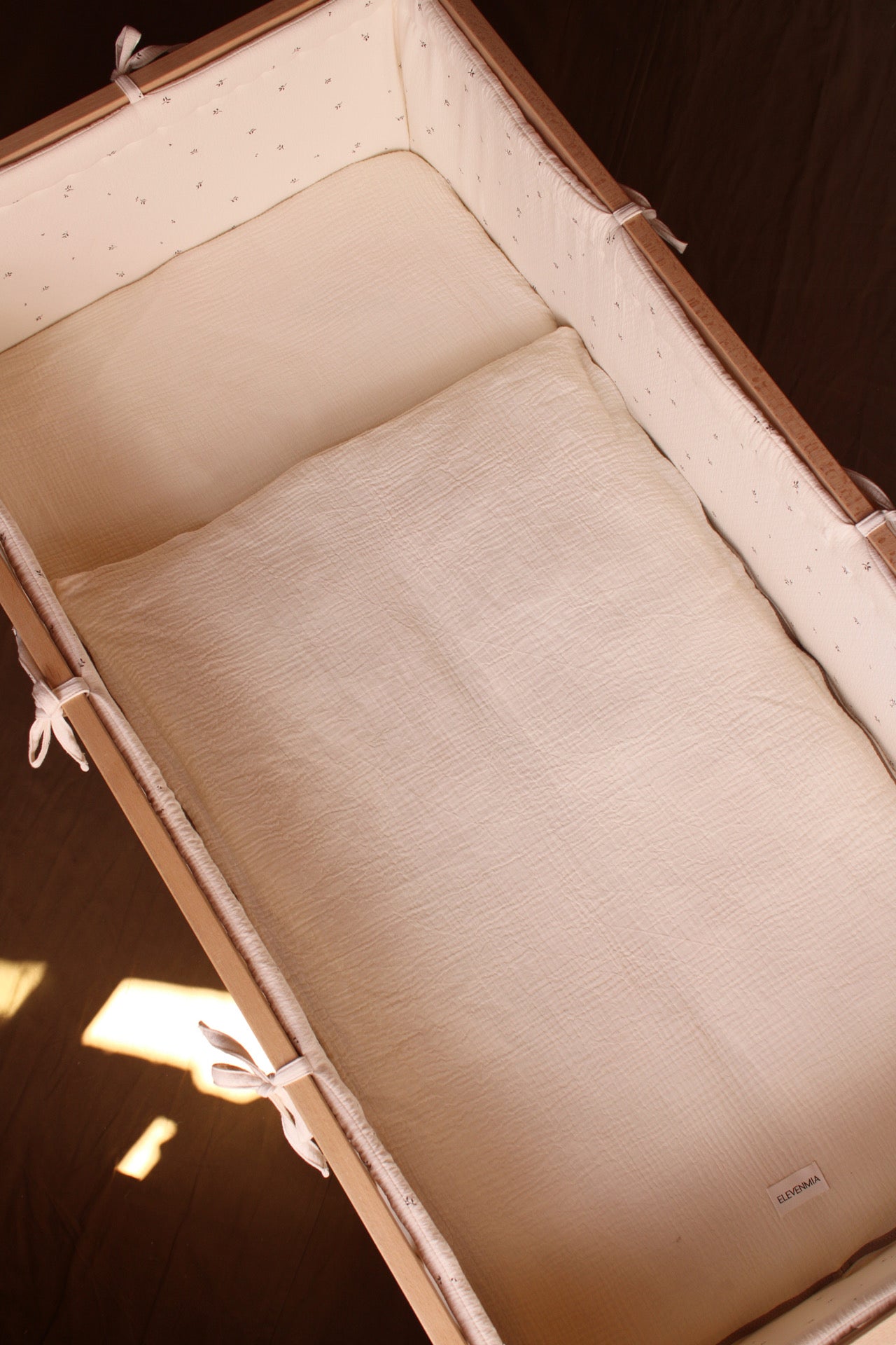 Beige Muslin Crib Protector 60x120