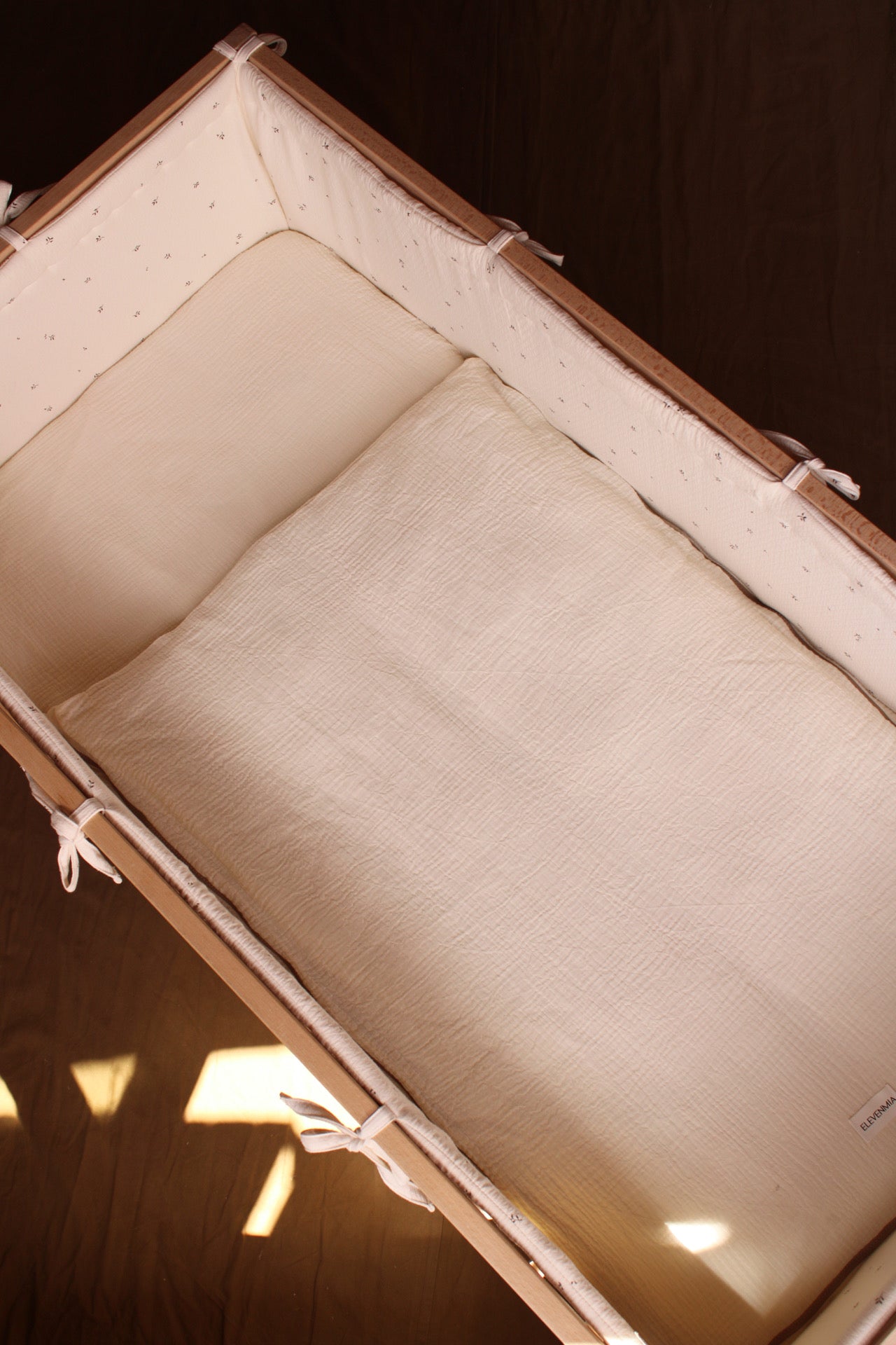 Beige Muslin Crib Protector 60x120