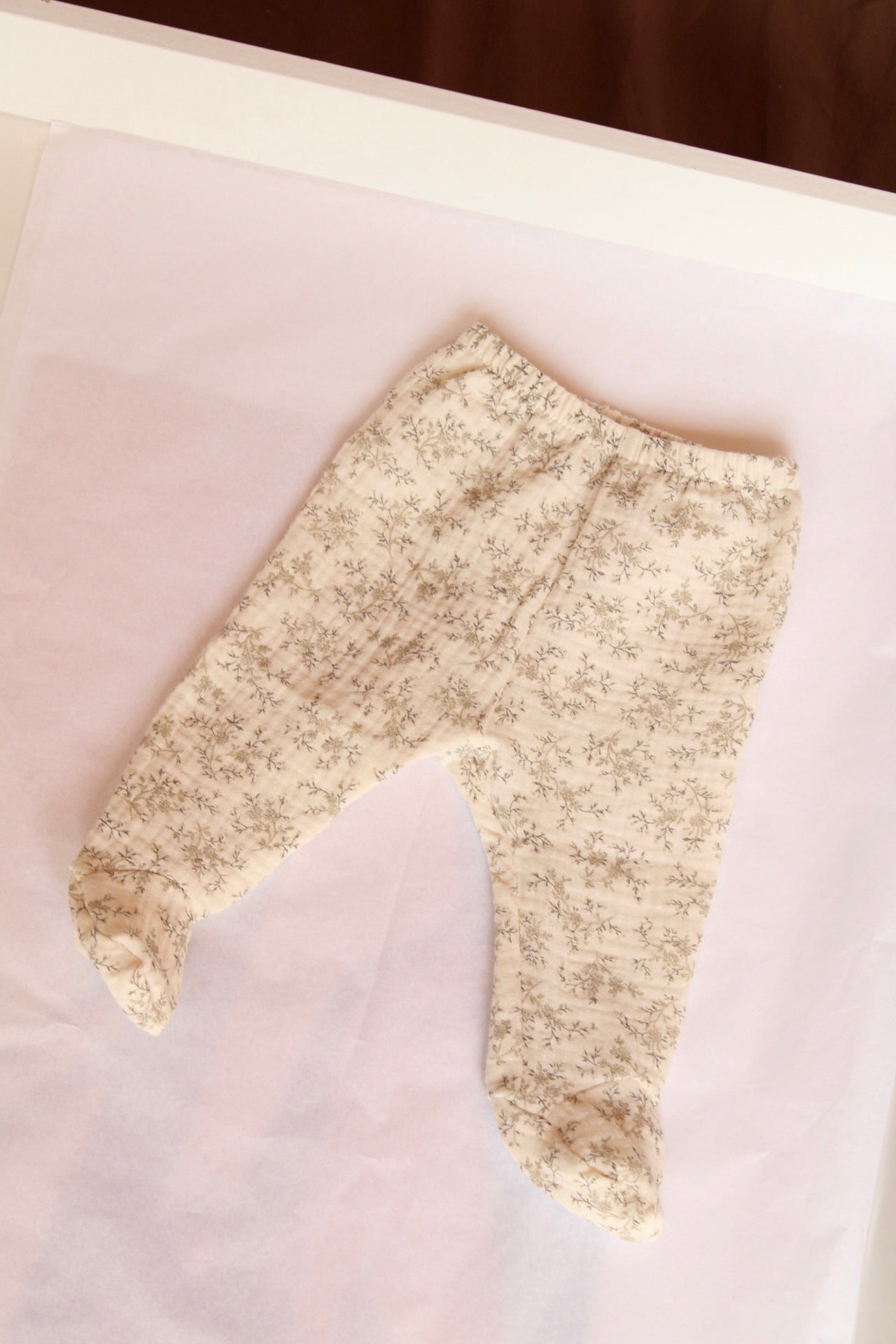 Chemise portefeuille en mousseline + leggings en mousseline