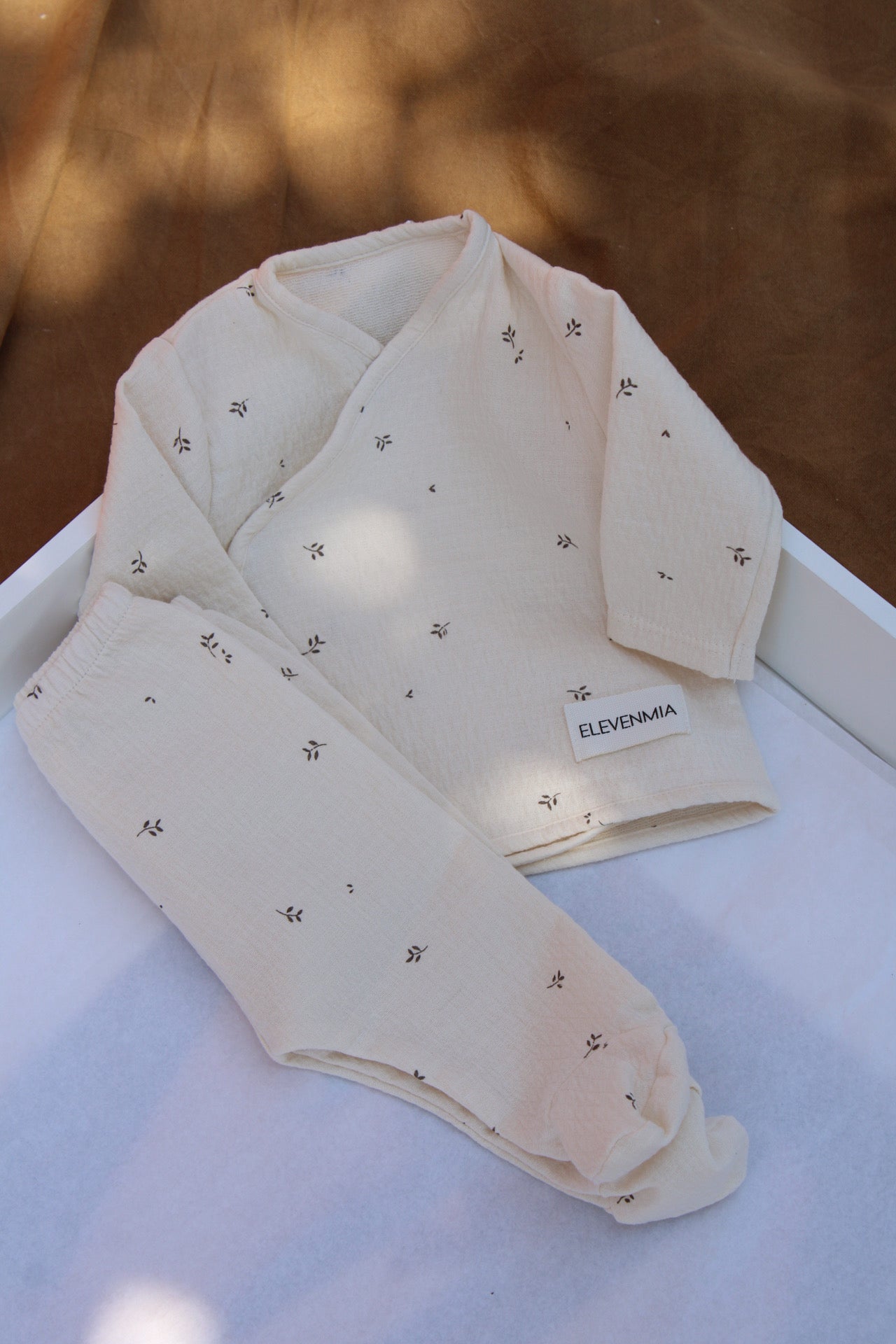 Ensemble chemise croisée + leggings imprimés nature