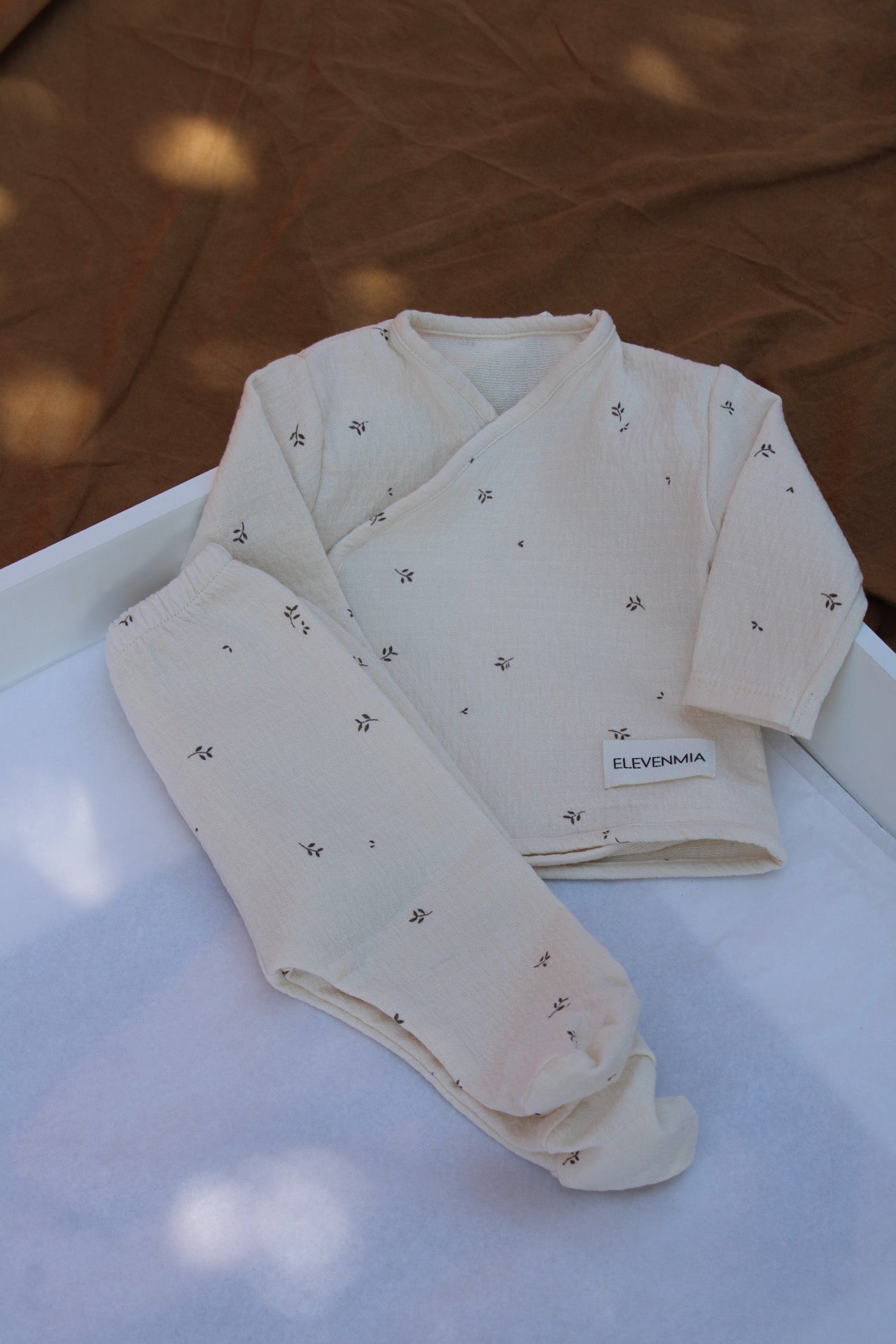 Ensemble chemise croisée + leggings imprimés nature