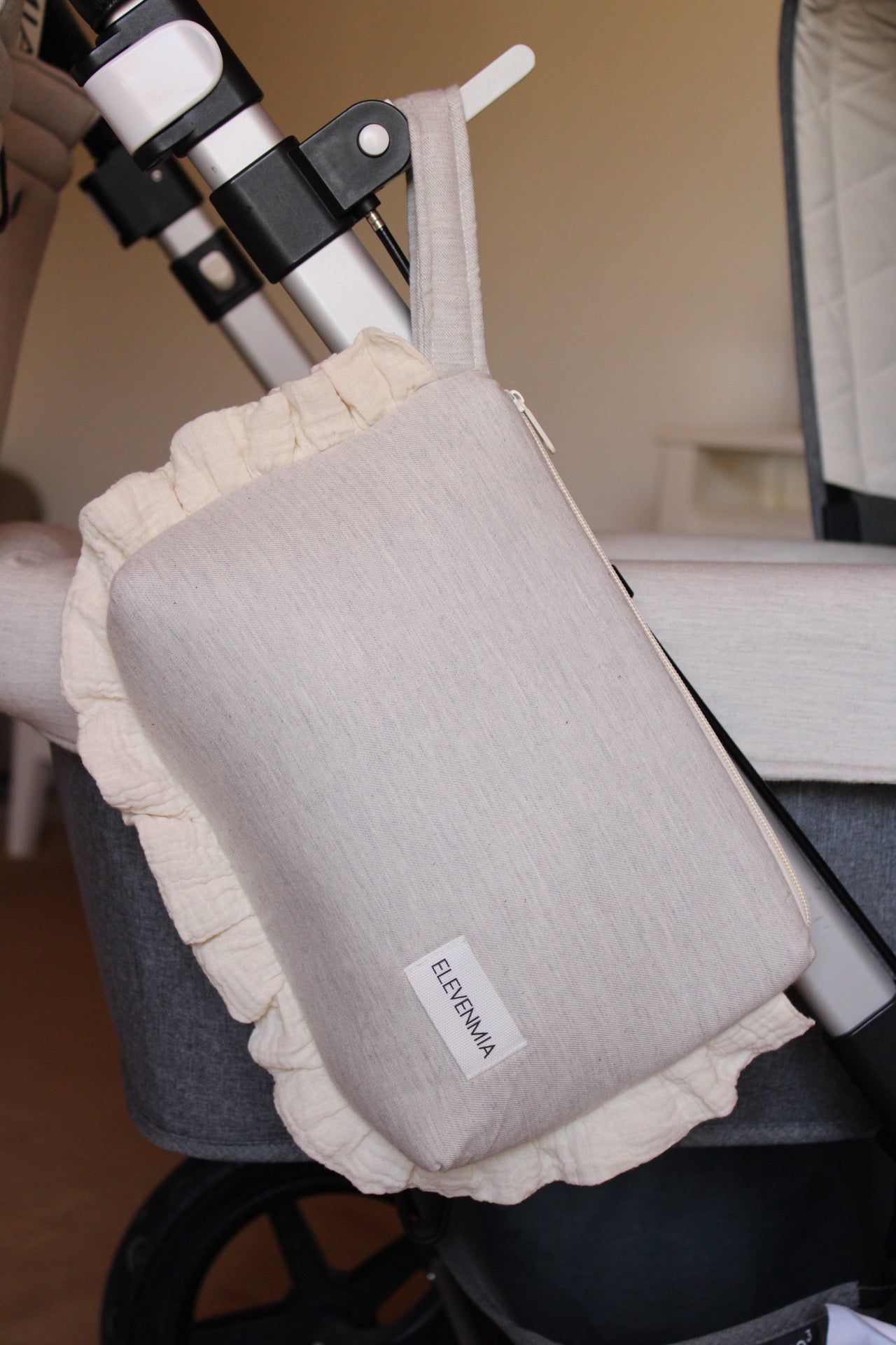  Ruffled Vichy Grey Toiletry Bag