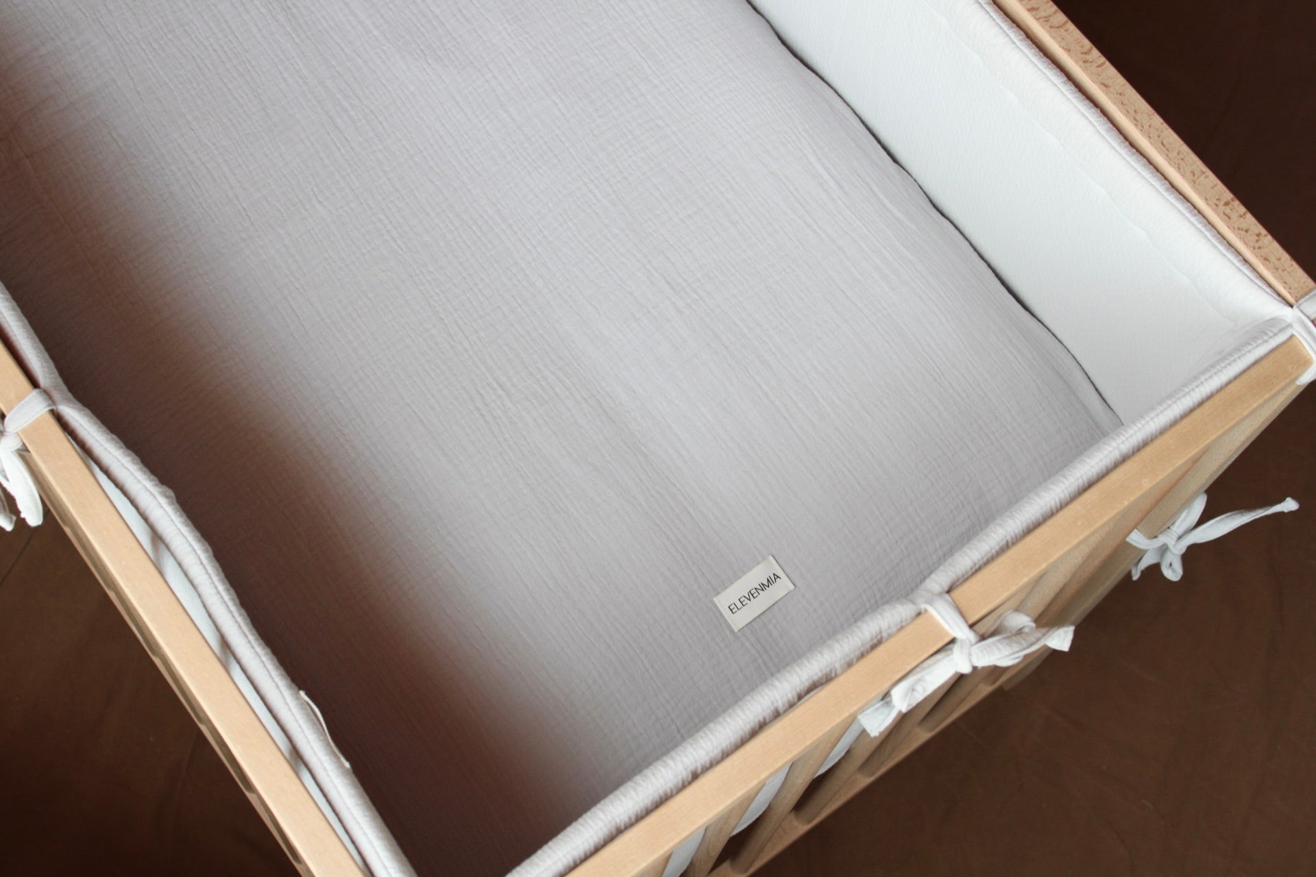 Beige Muslin Crib Protector 60x120