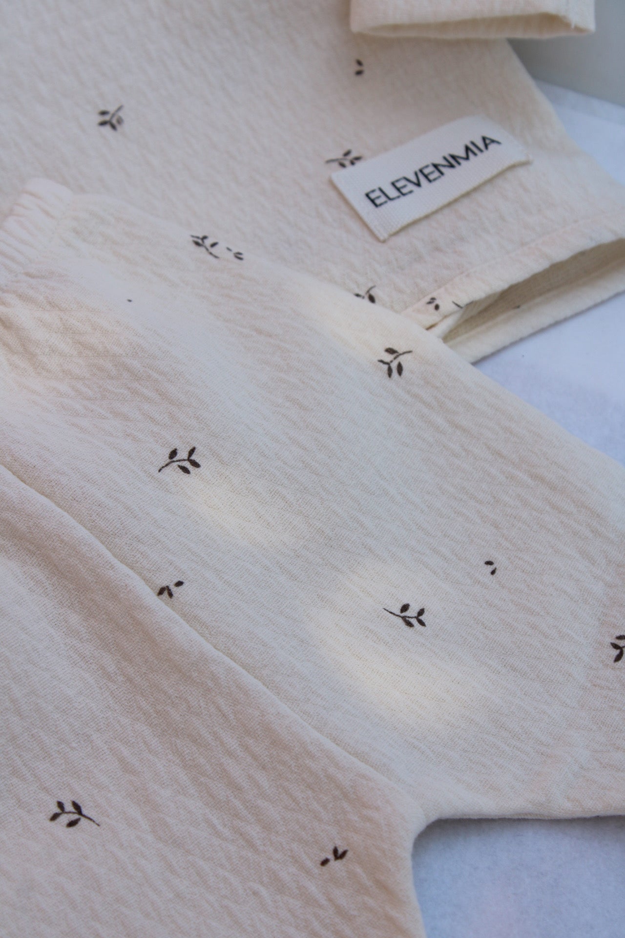 Ensemble chemise croisée + leggings imprimés nature