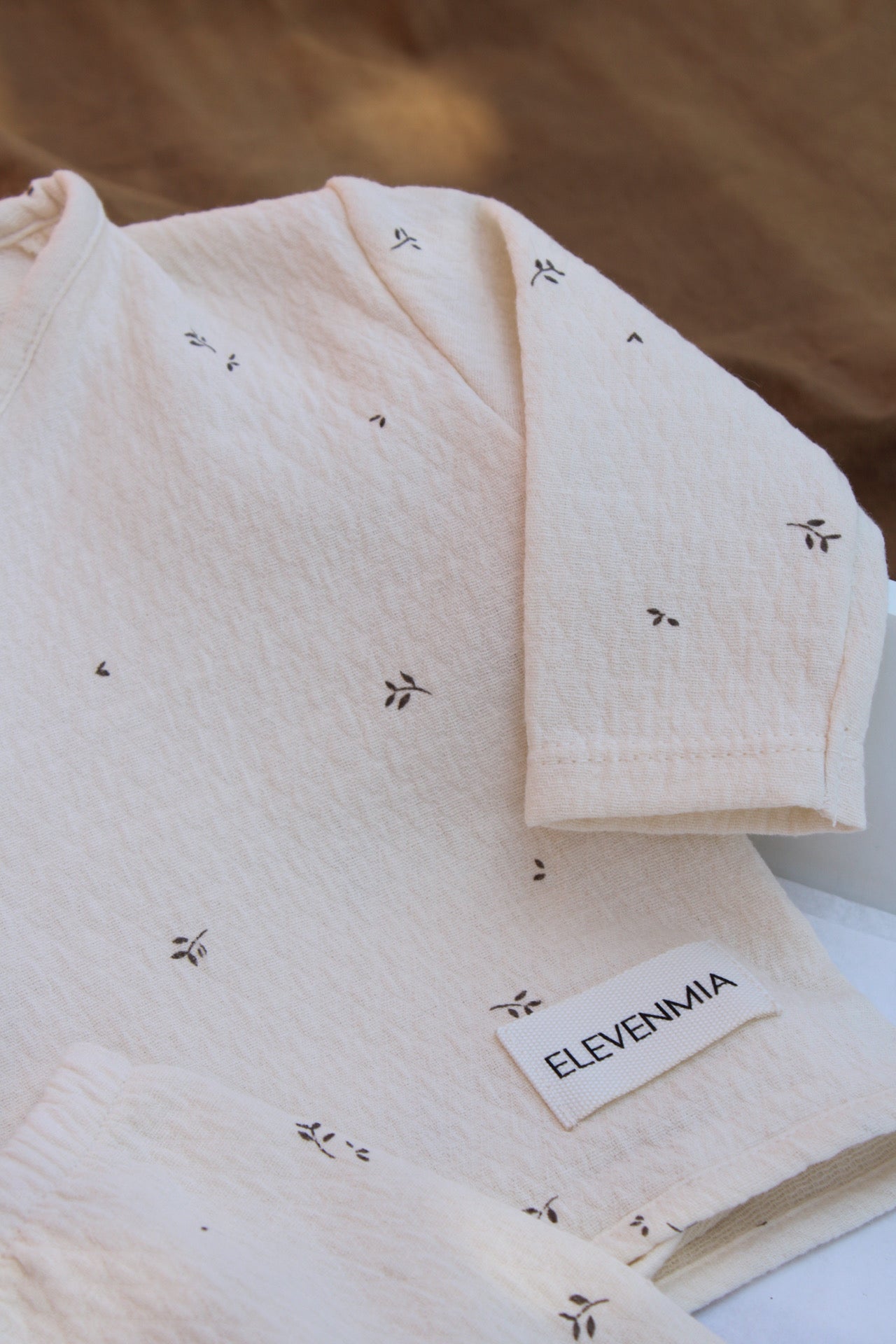 Ensemble chemise croisée + leggings imprimés nature