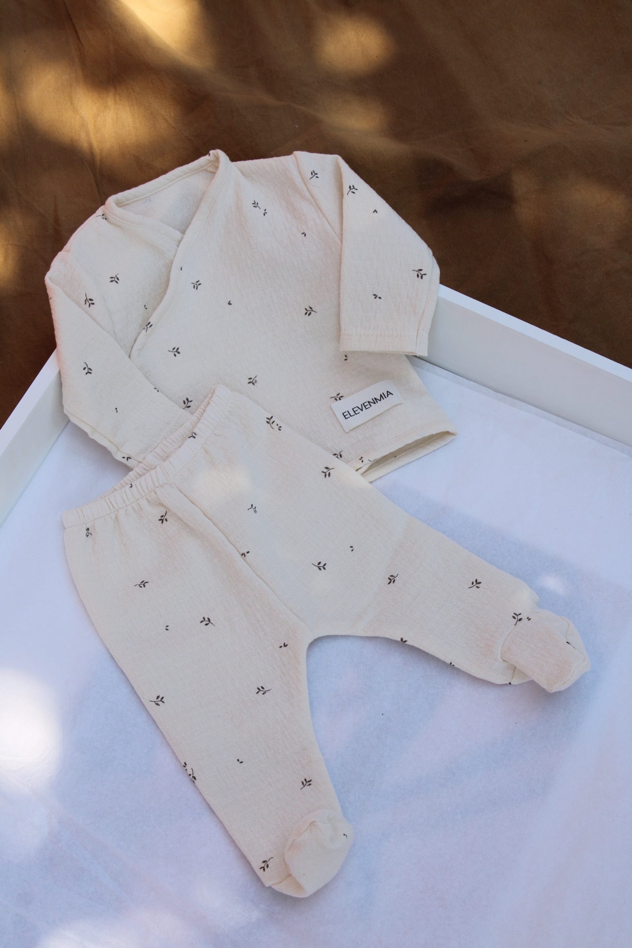 Ensemble chemise croisée + leggings imprimés nature