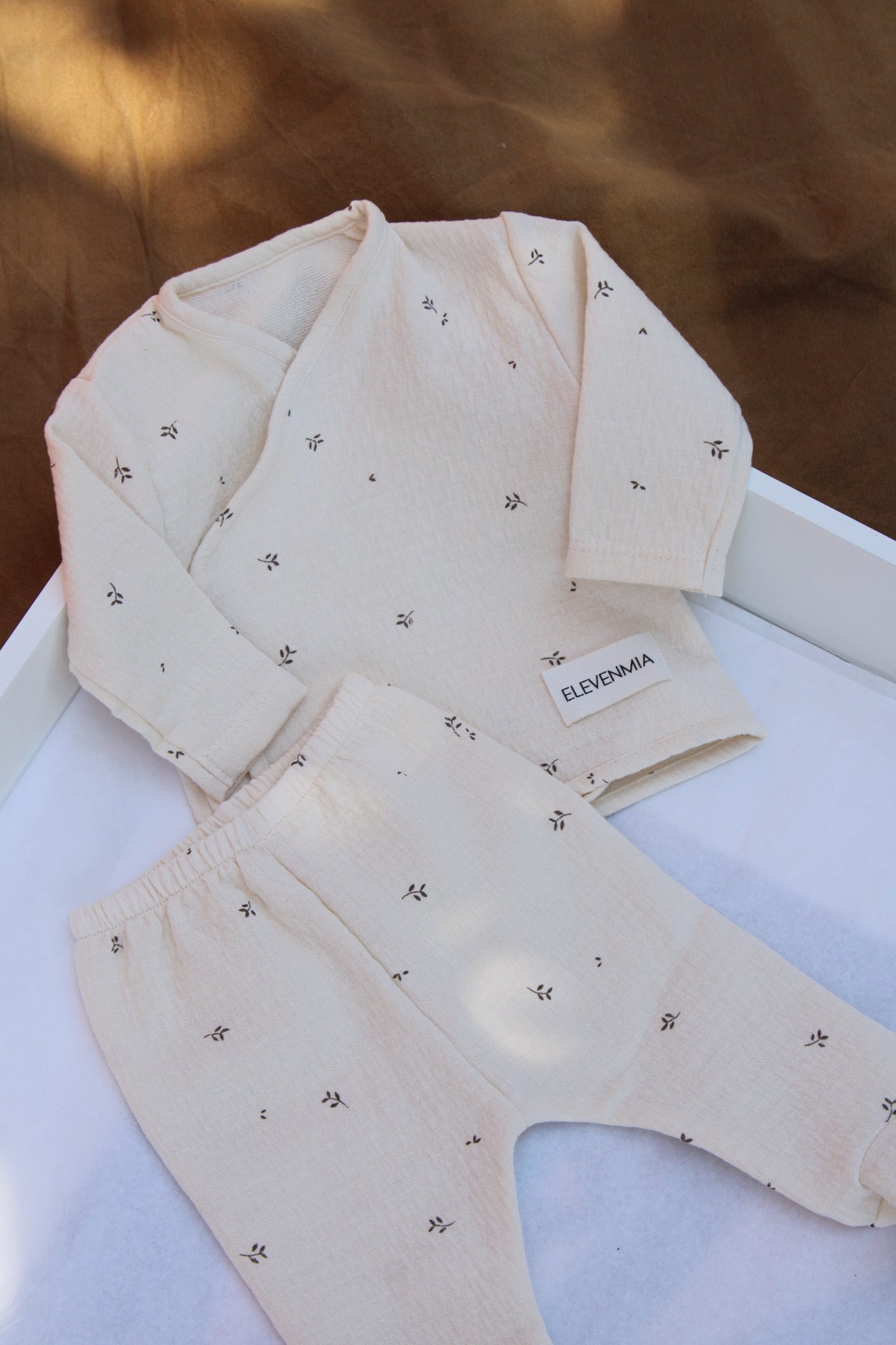 Ensemble chemise croisée + leggings imprimés nature