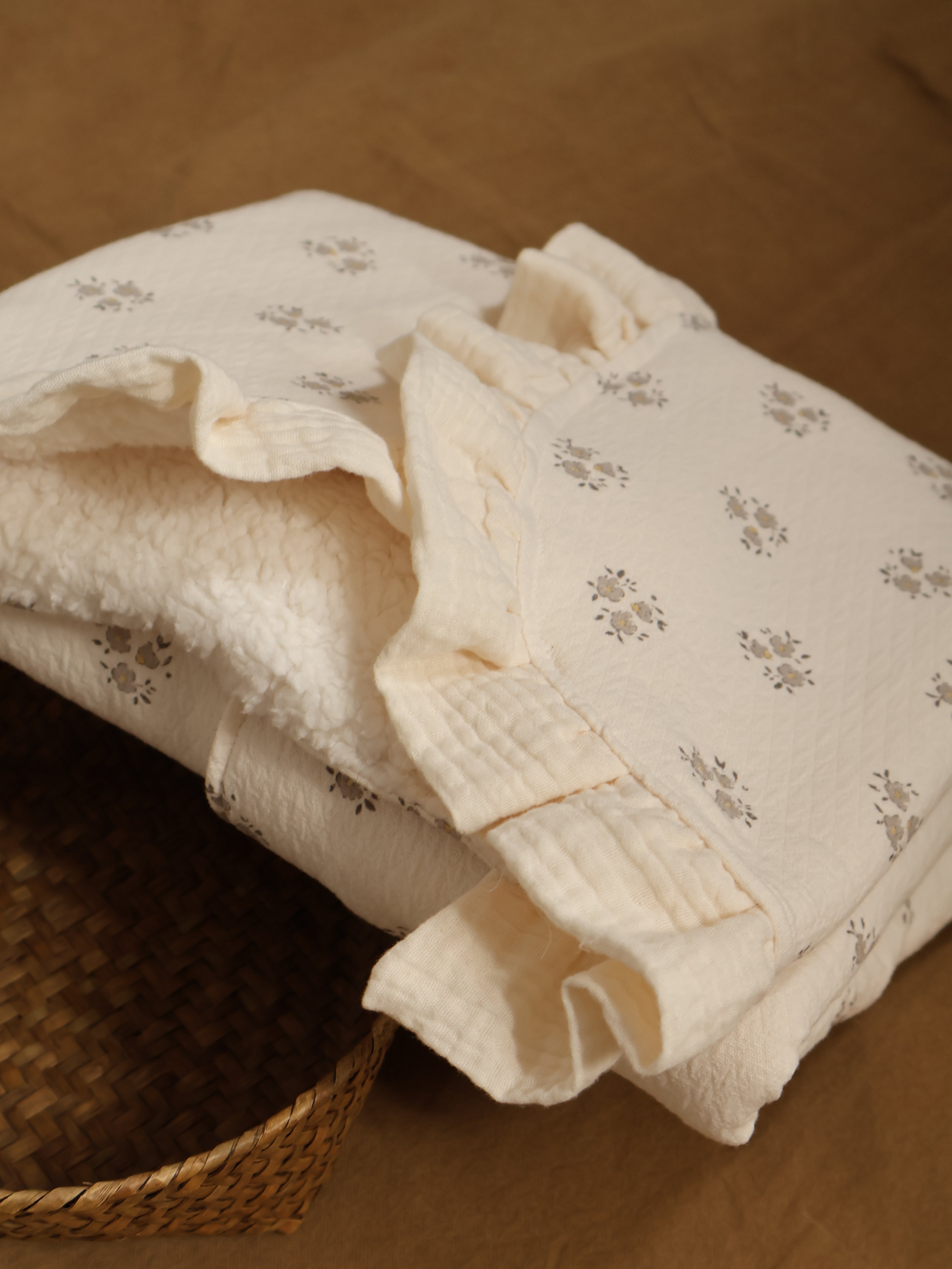 manta-borreguito-inti-gris-11