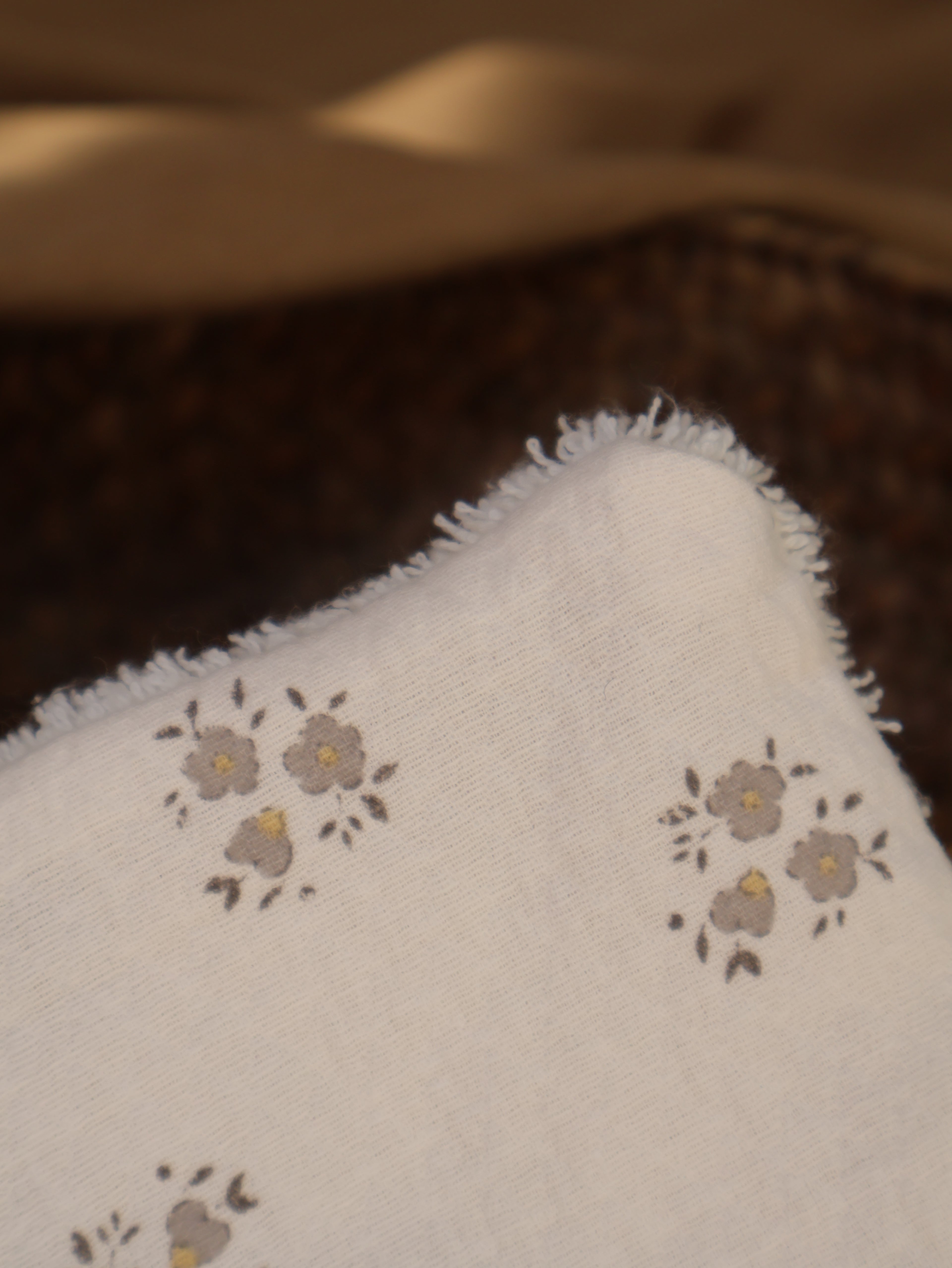 protector-toalla-inti-gris-2