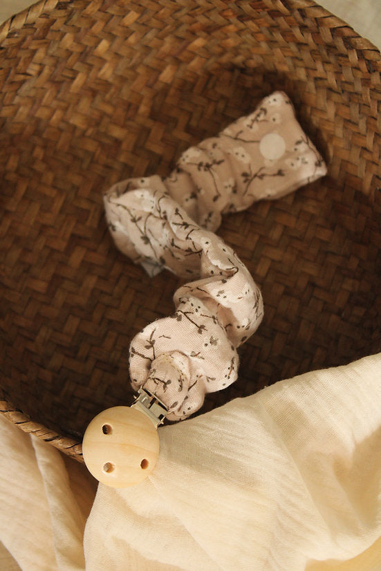 Stone Muslin Pacifier Holder