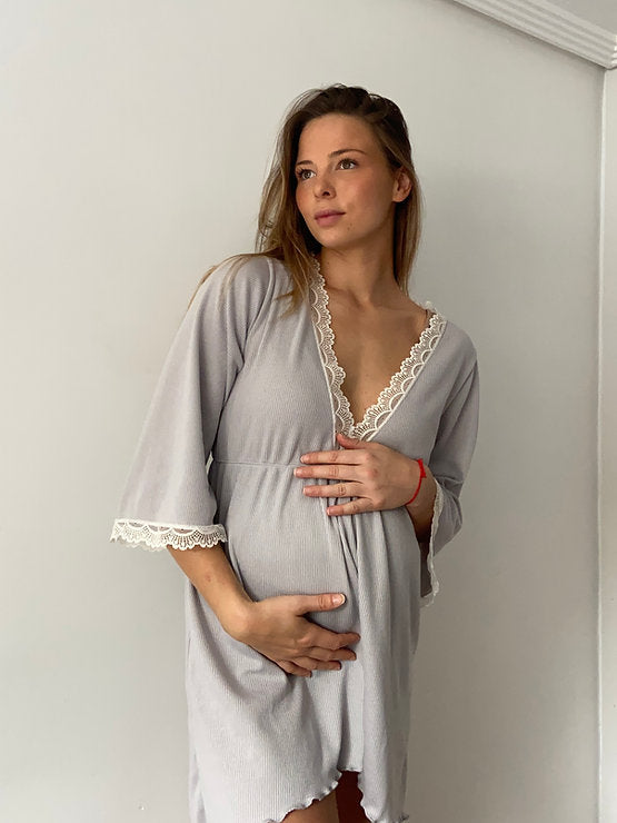 Chemise de nuit de maternité côtelée à col en V, grise