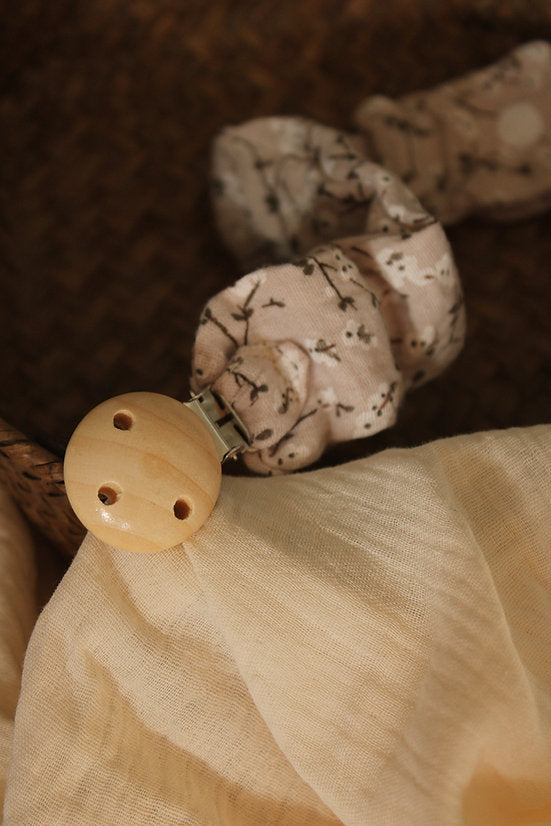 Stone Muslin Pacifier Holder