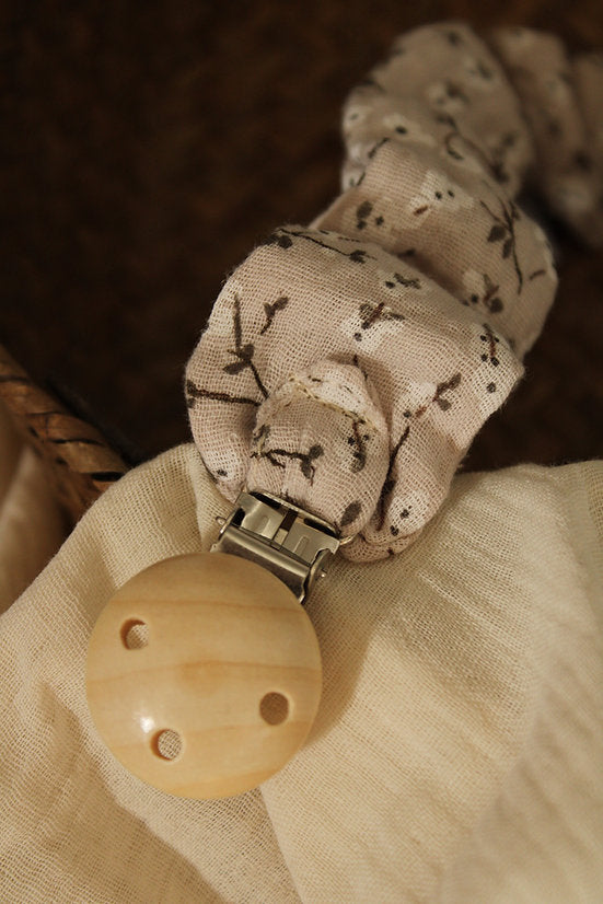 Stone Muslin Pacifier Holder