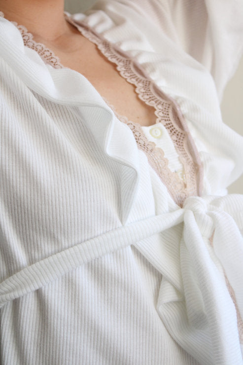White Ruffle Short-Sleeve Canalé Robe 