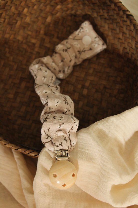 Stone Muslin Pacifier Holder