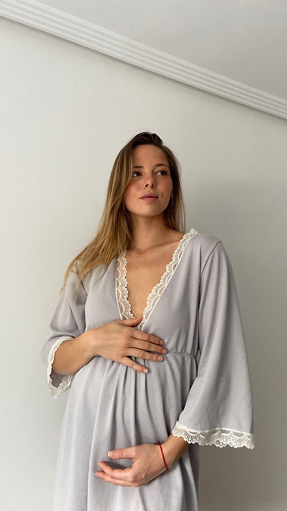 Chemise de nuit de maternité côtelée à col en V, grise
