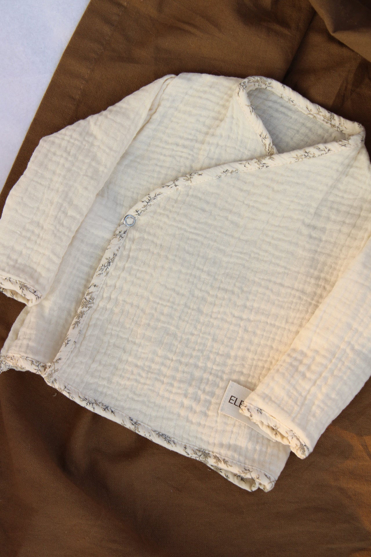 Chemisier cache-cœur en mousseline brute