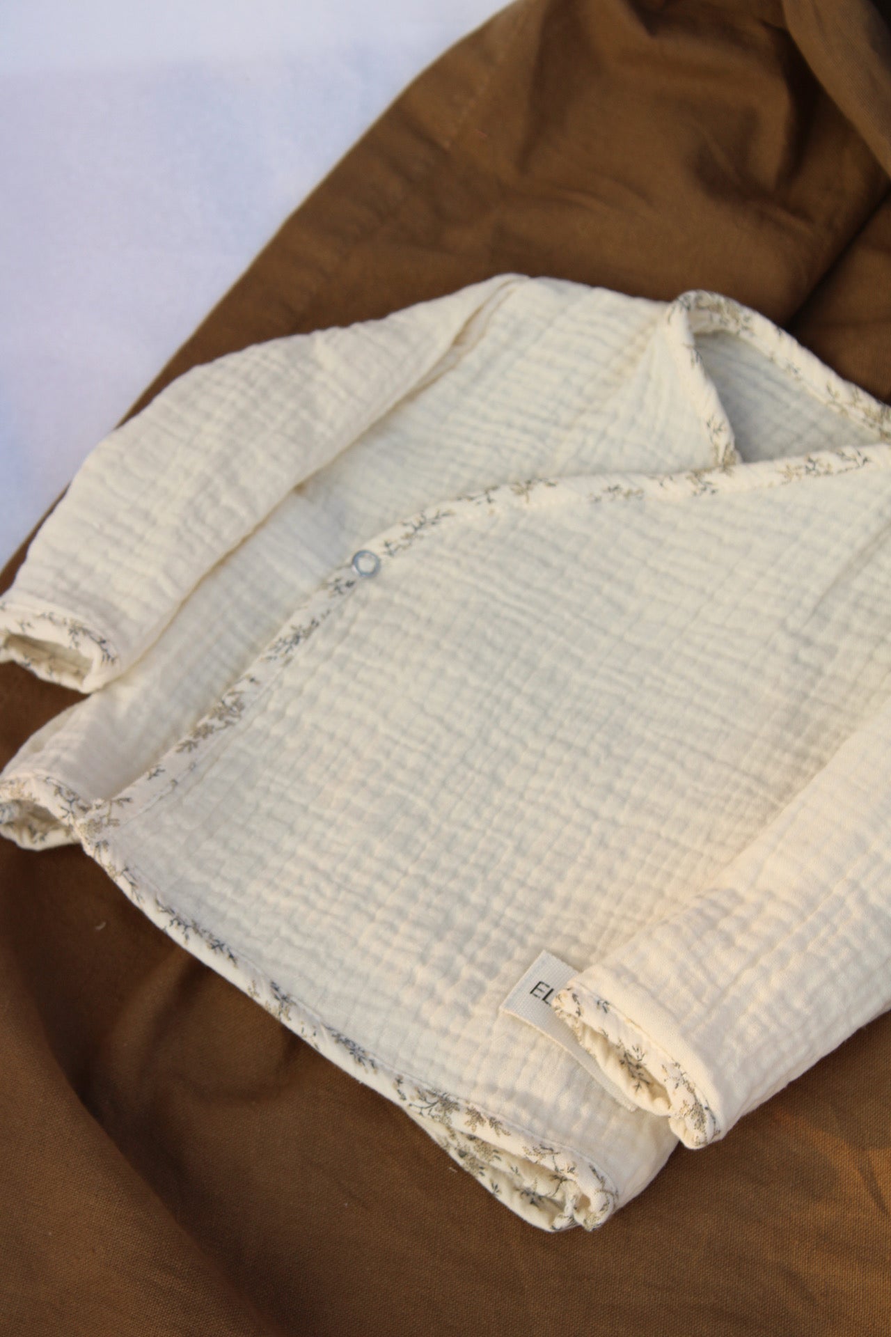 Chemisier cache-cœur en mousseline brute