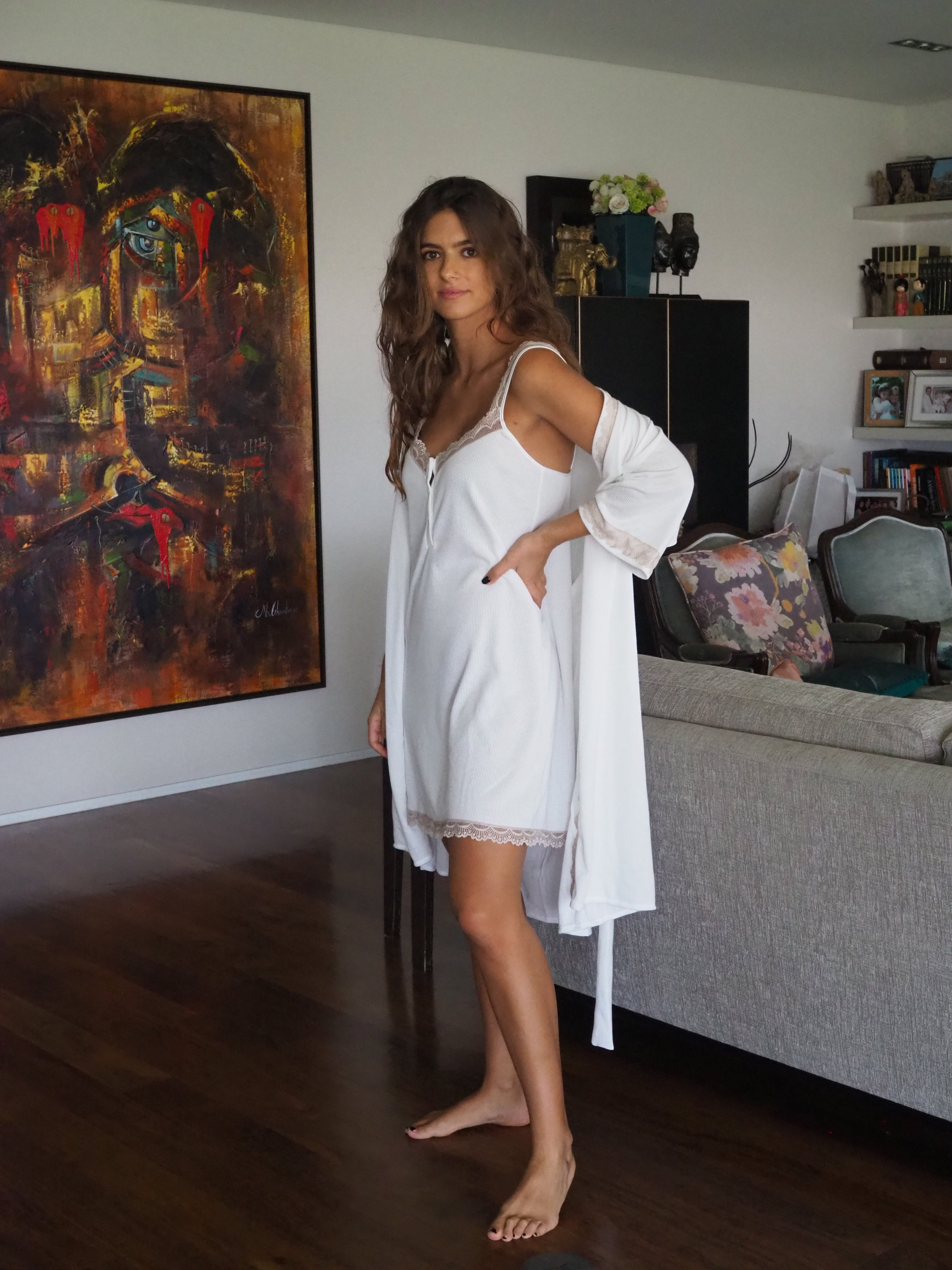 Robe à manches courtes côtelée blanche et dentelle