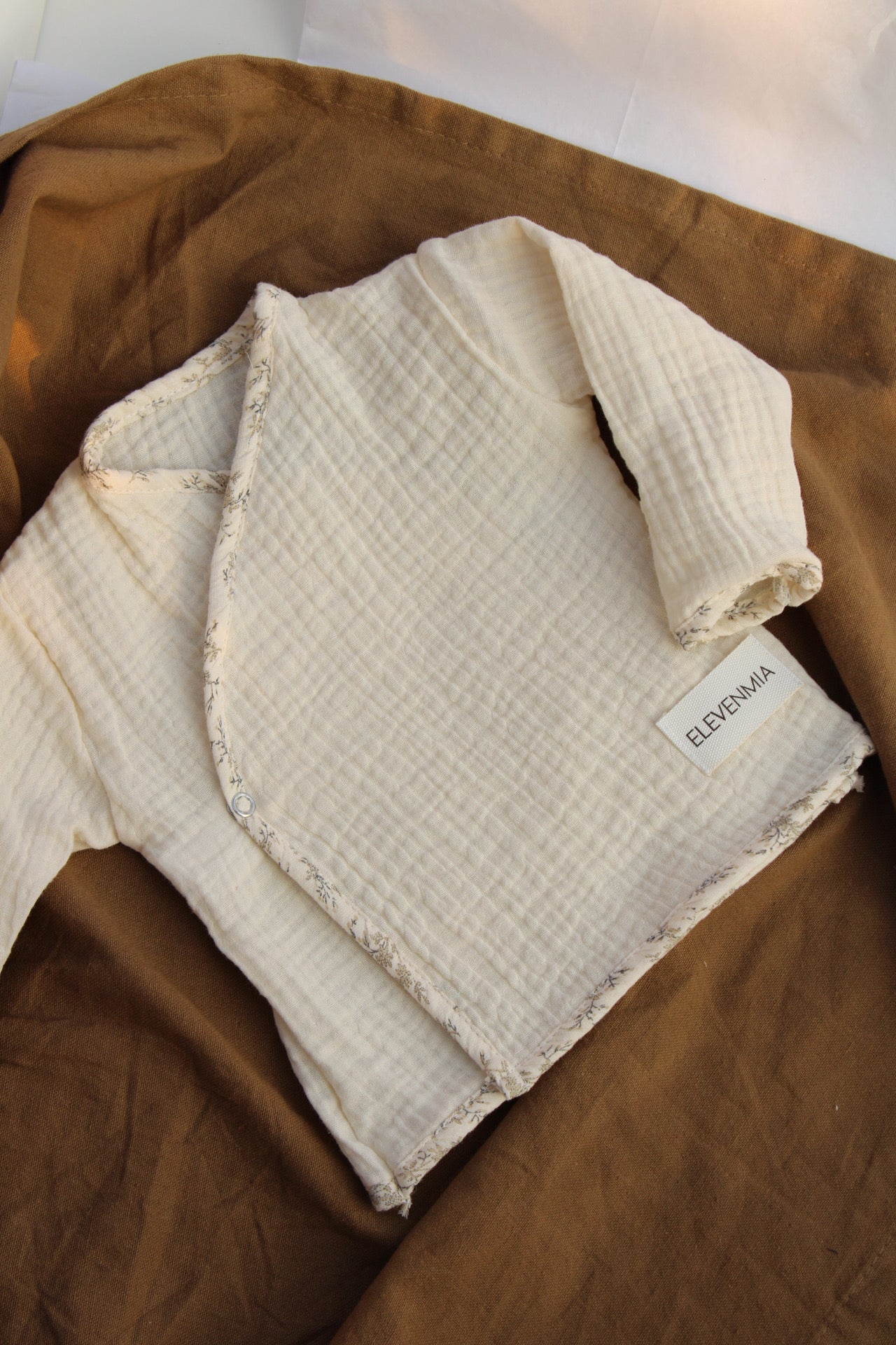 Chemisier cache-cœur en mousseline brute