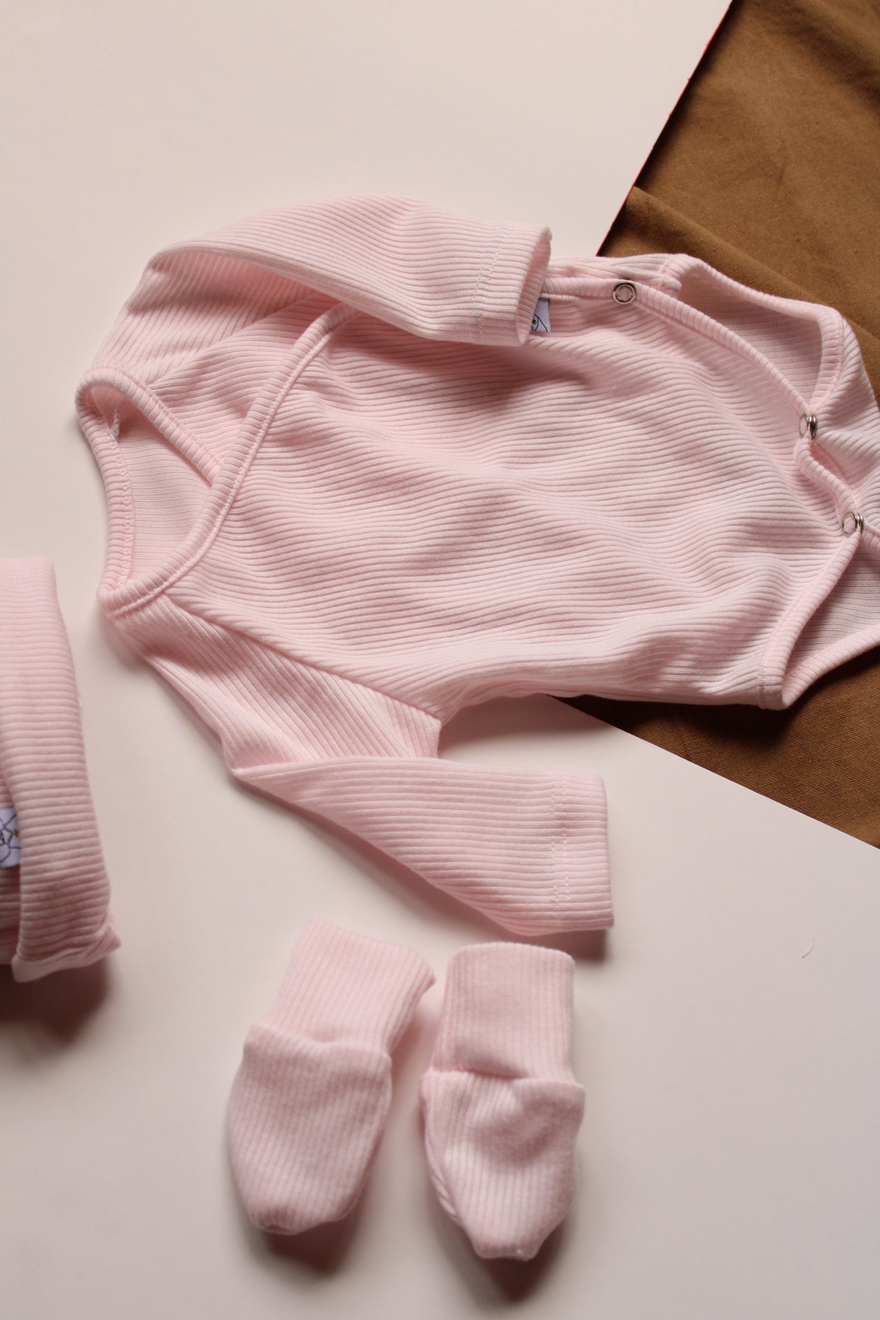 Pack de vêtements côtelés roses pour la première fois